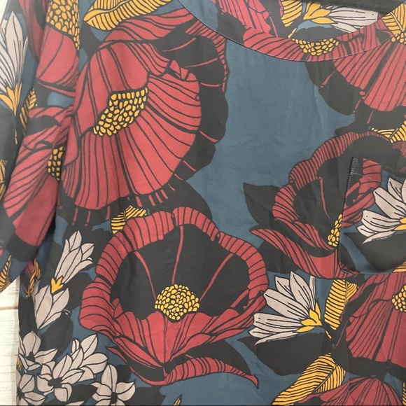 LOFT Autumn Blossom Front Pocket Roll Tab Polyester Career Blouse - Picture 4 of 10